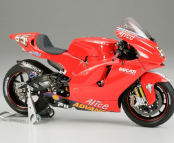 1:12 Ducati Desmosedici MotoGP