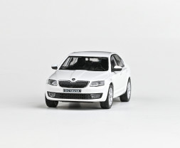 1:43 Skoda Octavia III (2012) – Cukorfehér