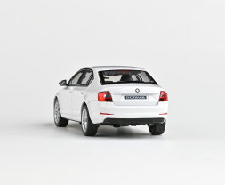 1:43 Skoda Octavia III (2012) – Cukorfehér
