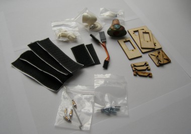 Egyéb Sky-Surfer kiegészítők (terelőlemezek, pilótafül, tépőzár, Y-kábel, kúp, ékszerek)