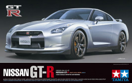 1:24 Nissan GT-R