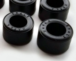 Verseny márka: V1 Mini-Z F1 RCP gumi hátsó gumi 10° (1 pár)