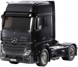 1:14 Mercedes-Benz Actros 1851 Gigaspace 4×2 Black Edition (készlet)