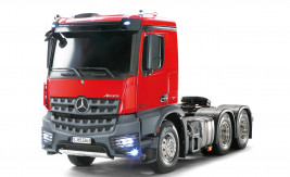 1:14 Mercedes-Benz Actros 3363 6×4 Classic Space (piros), teljes működésű készlet