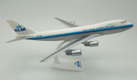 1:250 Boeing 747-206B, KLM Royal Dutch Airlines, 1970-es évekbeli szállítási színek (Snap-Fit)