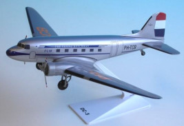1:100 Douglas DC-3 KLM Royal Dutch Airlines "1950-es évekbeli" színek (pattintós)