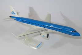 1:100 Embraer ERJ-190STD KLM Cityhopper ″2016s″ colors (Snap-Fit)