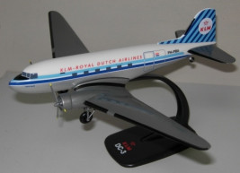 1:100 Douglas DC-3, KLM Royal Dutch Airlines, 1960-as évekbeli színek (Snap-Fit)