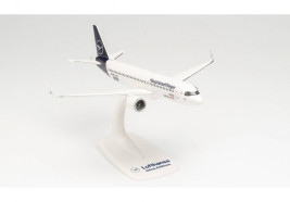 1:200 Airbus A320-271N, Lufthansa, 2018-as színek, Neubran (Snap-Fit)