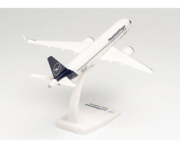 1:200 Airbus A320-271N, Lufthansa, 2018-as színek, Neubran (Snap-Fit)