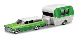 1:64 Maisto Design Tow+Go Chevy Biscayne kombi és Classic Craft
