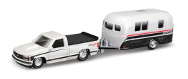 1:64 Maisto Design Tow+Go Chevy 454 SS pickup és lakókocsi