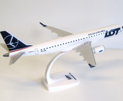 1:100 ERJ-195LR (ERJ-190-200 LR), LOT Polish Airlines, 2010-es színek (pattintható)