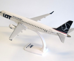 1:100 ERJ-195LR (ERJ-190-200 LR), LOT Polish Airlines, 2010-es színek (pattintható)