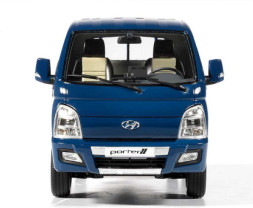 1:24 Hyundai Porter II teherautó (MCP)