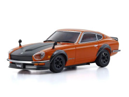 Kyosho Mini-Z AWD: Nissan Fairlady 240Z-L Tuned (narancssárga)