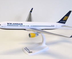 1:200 Boeing 767-319ER(WL), Icelandair, Gullborg néven (Snap-Fit)