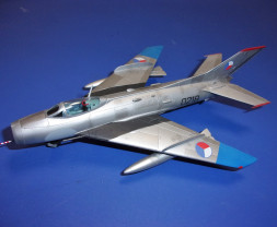 1:72 MiG-19S „over Eastern Europe“