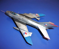 1:72 MiG-19S „over Eastern Europe“