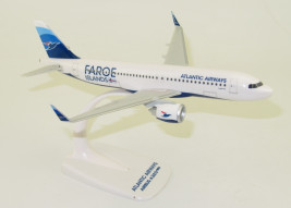 1:200 Airbus A320-251N Atlantic Airways, a "Tita Vinther - Textilművész 1941-2019" névre keresztelt (Snap-Fit)