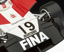 1:32 Surtees TS16/03