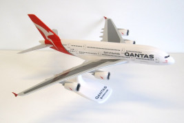 1:200 Airbus A380-842, Qantas Airways, 2008-as színek (Snap-Fit)
