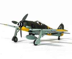 1:72 Focke-Wulf Fw 190A Luftwaffe 2./JG 54 Grunherz, Black 1, W.Nr Oberleutnant Otto Kittel, Eastern Front, 1945