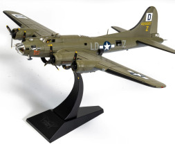 1:72 B-17F Flying Fortress 'Royal Flush' - 8th Air Force - Lt Robert ″Rosie″ Rosenthal