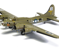 1:72 B-17F Flying Fortress 'Royal Flush' - 8th Air Force - Lt Robert ″Rosie″ Rosenthal