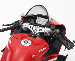 1:12 Ducati Superleggera V4 with Racing Kit