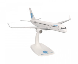 1:200 Boeing B757-23N(WL) Icelandair ″Pan Am″ Colors, Named ″Yankee Clipper II″ (Snap-Fit)