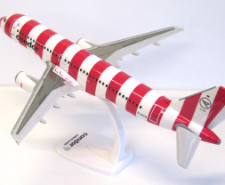 1:100 Airbus A320-214 Condor ″Breast Cancer Awareness″ Colors (Snap-Fit)