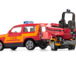 Land Rover s člunem