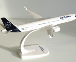 1:200 Airbus A321-271NX Lufthansa ″2018s″ Colors, Named ″Uhingen″ (Snap-Fit)