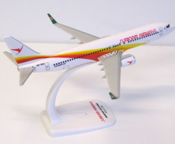 1:200 Boeing B737-8Q8(WL) Surinam Airways ″2000s″ Colors, Named ″Victory″ (Snap-Fit)