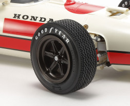 1:12 Honda RA273 with Photo-Etched Parts