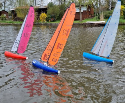 Tango RTR gyorsvitorlás RG65 (piros)