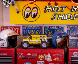 1:10 Mad Van w/ MOONEYES Fazer FZ02L 4WD (Ready Set)