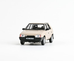1:43 Skoda Favorit 136L (1988) – bézs