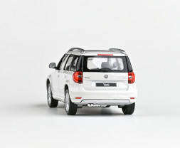 1:43 Skoda Yeti FL (2013) – biel Candy