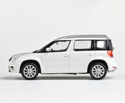 1:43 Skoda Yeti FL (2013) – biel Candy