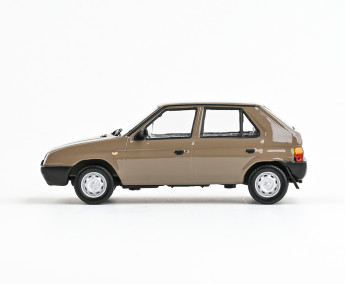 1:43 Skoda Favorit 136L (1988) - Barna kő