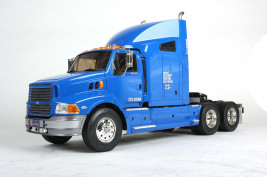 1:14 Ford Aeromax (építőkészlet)